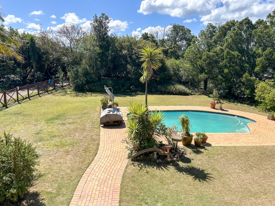 8 Bedroom Property for Sale in Greenfields Western Cape